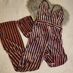 Romper Muave + Black M Stretchy+Plung Cut Pockets!